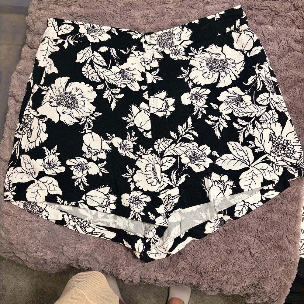 Old Navy Black and White Floral High Waist Shorts